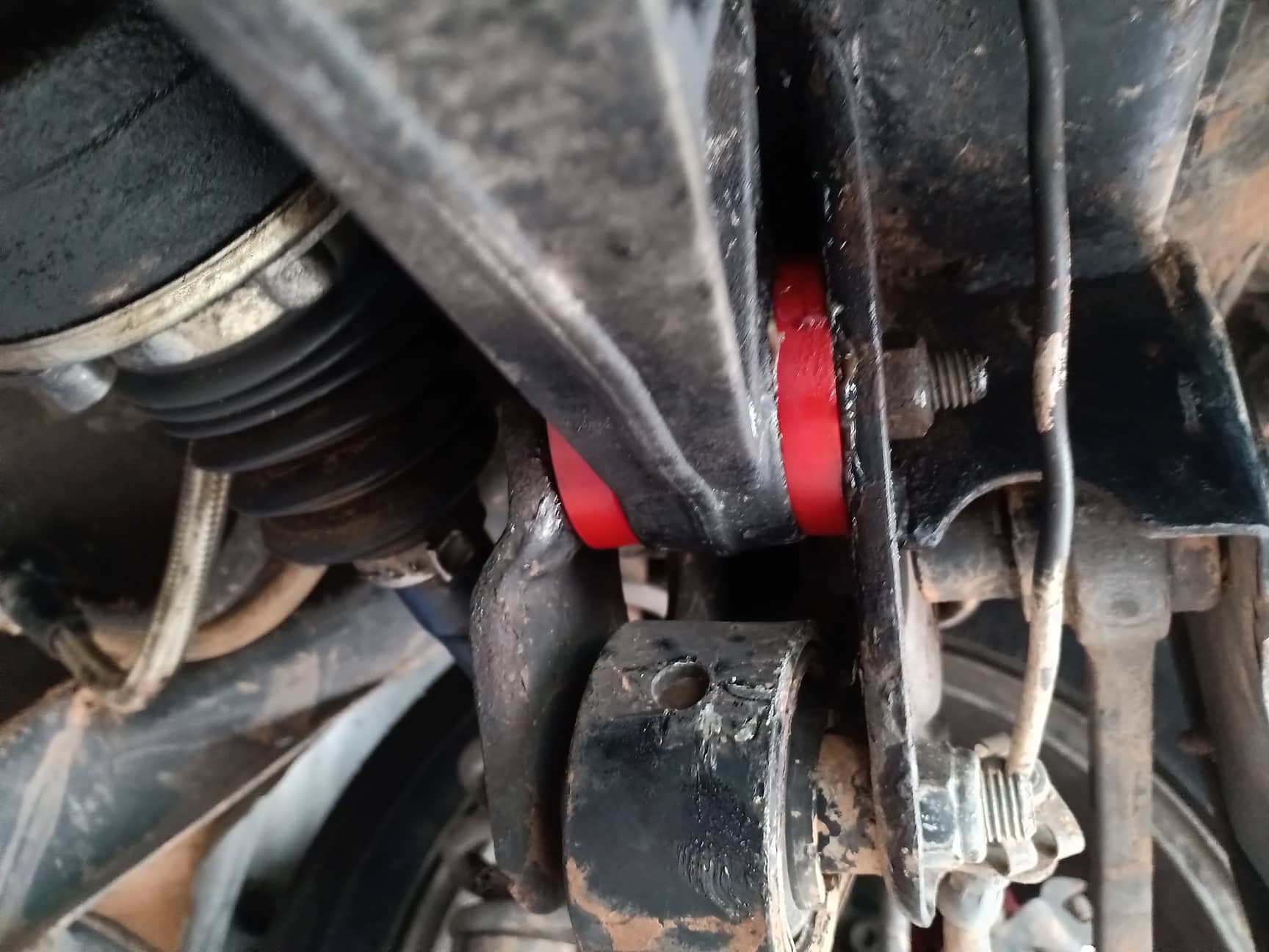 diff crossmember bushing.jpg