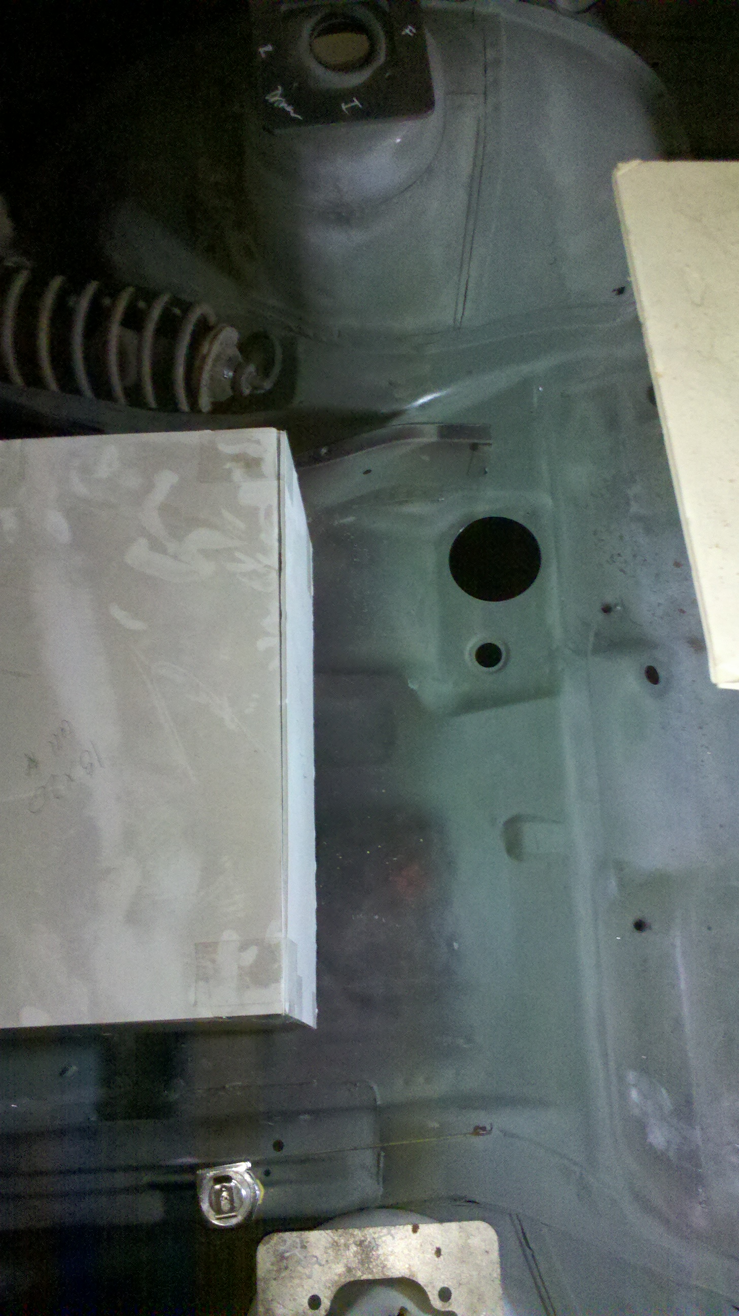 between rear strut towers.jpg