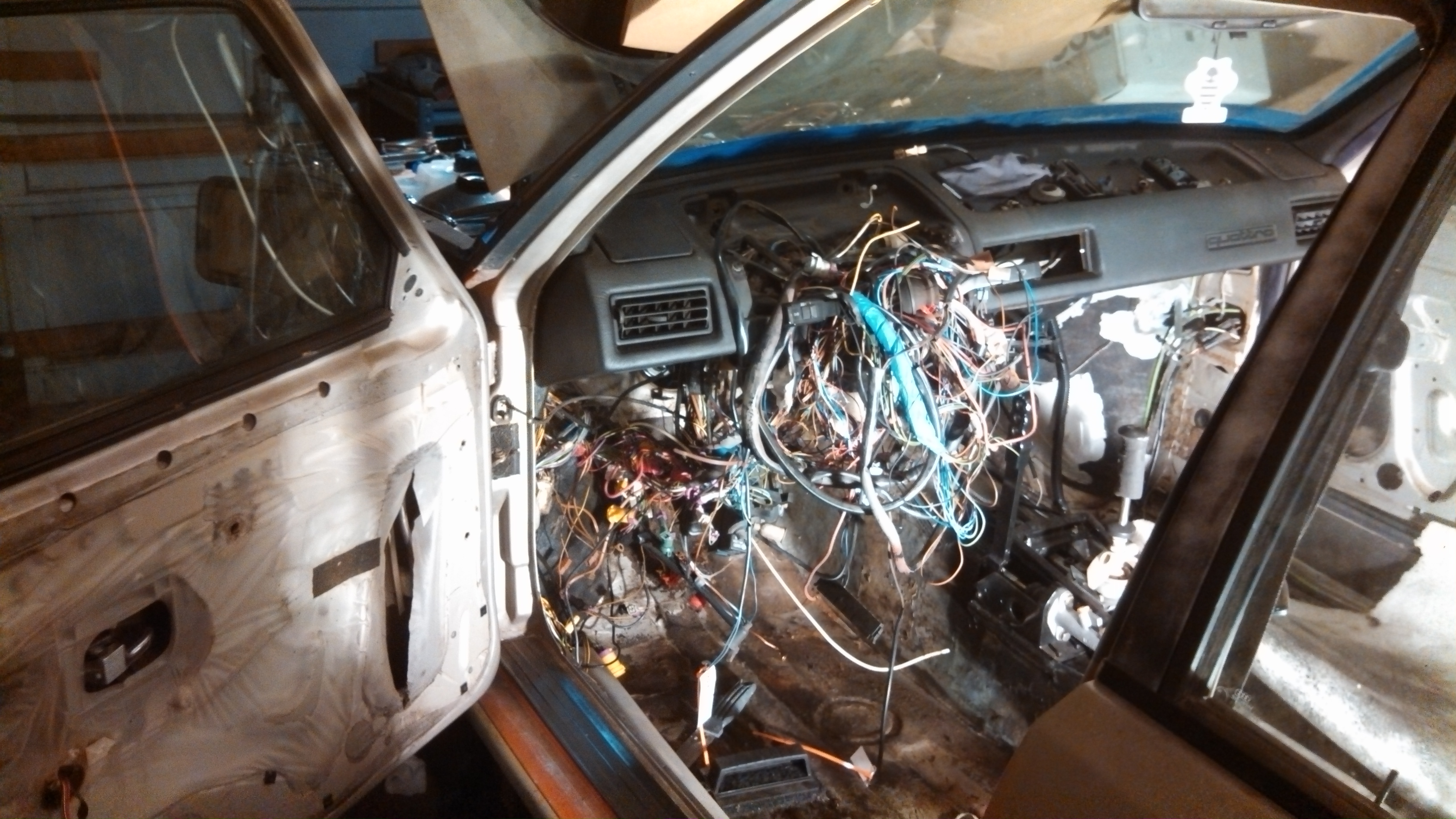wiring to sort through.jpg